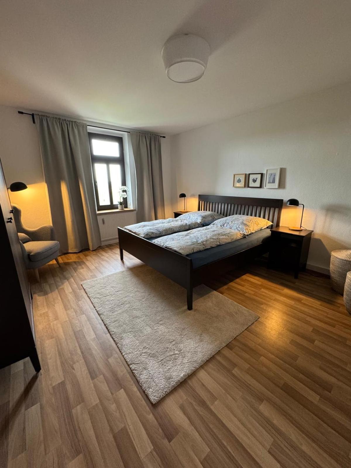 Uranus 1a Apartment *